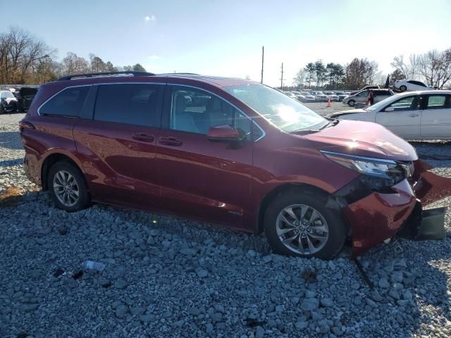 2021 Toyota Sienna LE