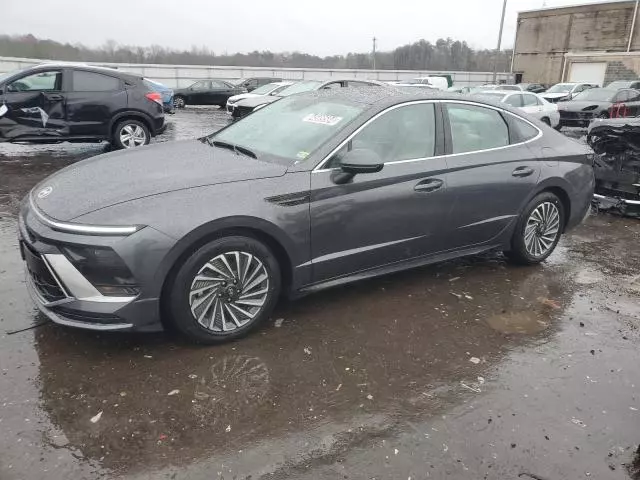 2025 Hyundai Sonata Hybrid