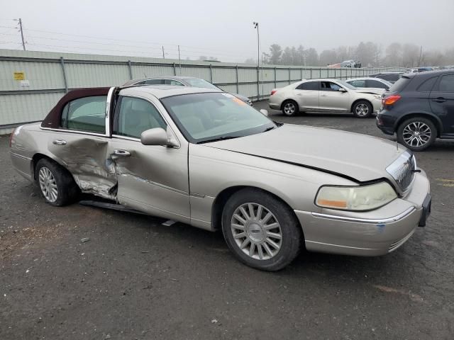 2003 Lincoln Town Car Signature