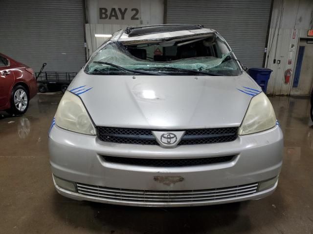 2004 Toyota Sienna XLE