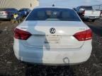 2014 Volkswagen Passat SE