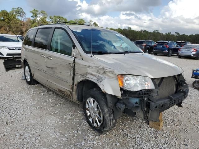 2013 Chrysler Town & Country Touring