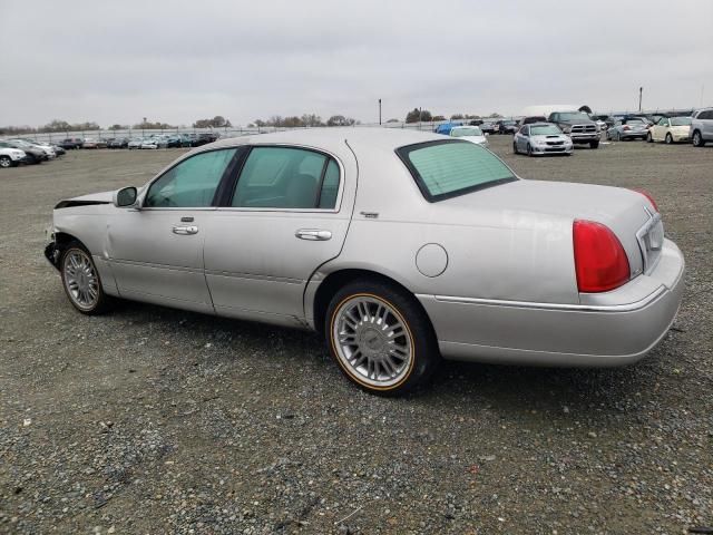 2006 Lincoln Town Car Signature Limited