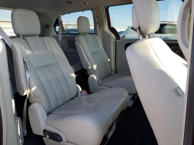 2012 Chrysler Town & Country Touring L