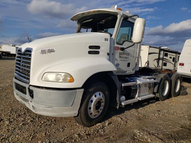 2013 Mack 600 CXU600