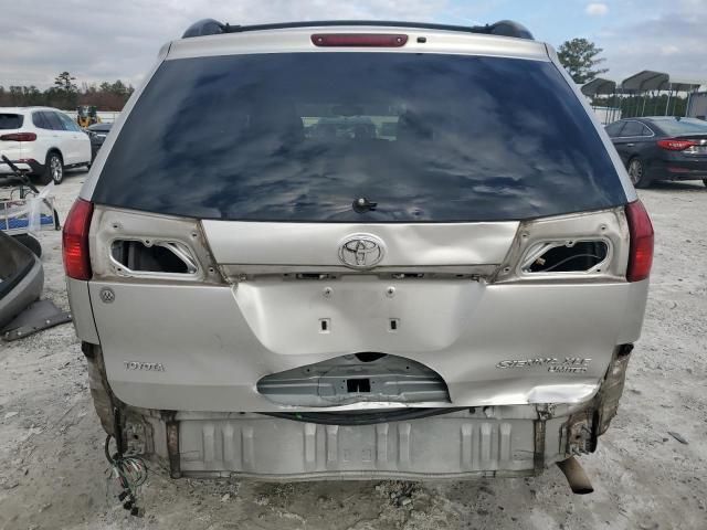 2004 Toyota Sienna XLE