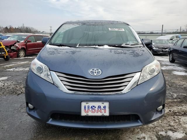 2016 Toyota Sienna XLE