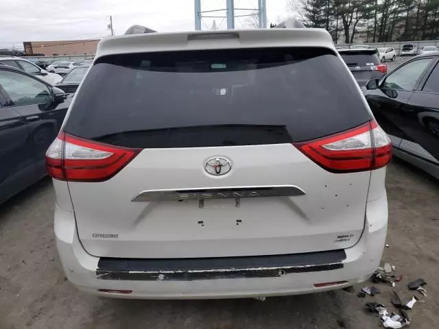 2017 Toyota Sienna XLE