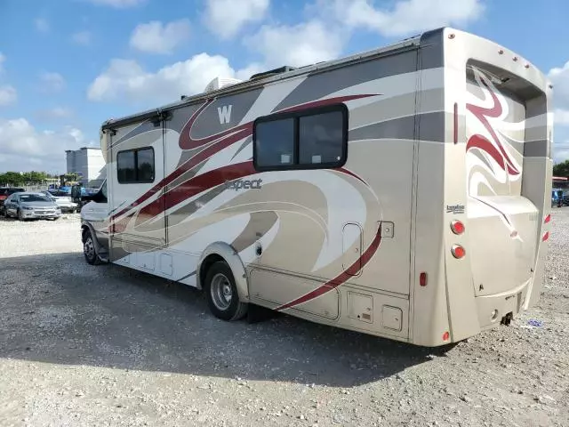 2013 Ford Econoline E450 Super Duty Cutaway Van