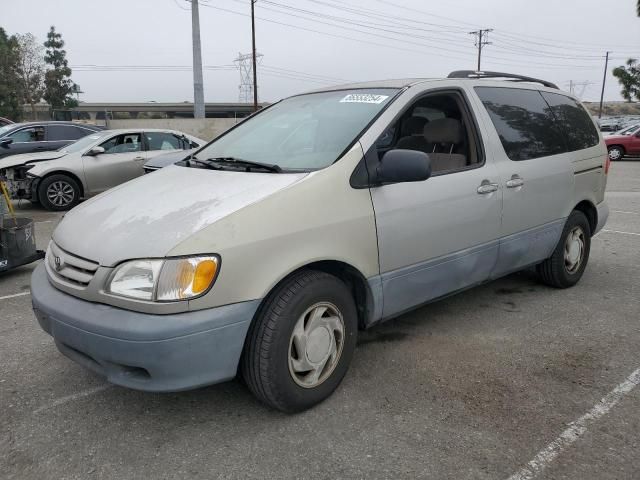 2002 Toyota Sienna LE