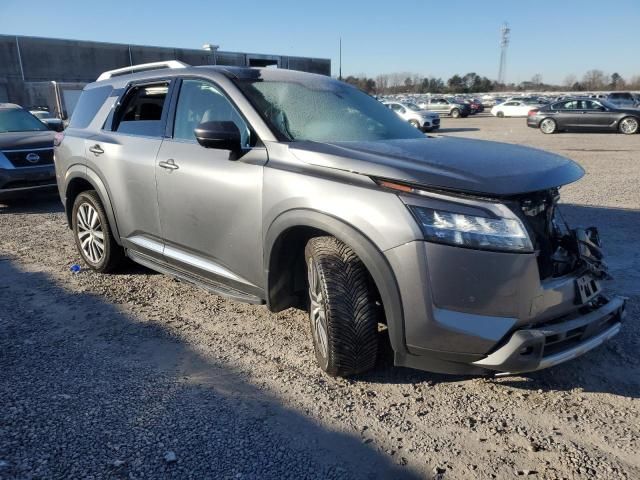 2022 Nissan Pathfinder Platinum