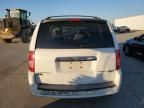 2010 Chrysler Town & Country LX