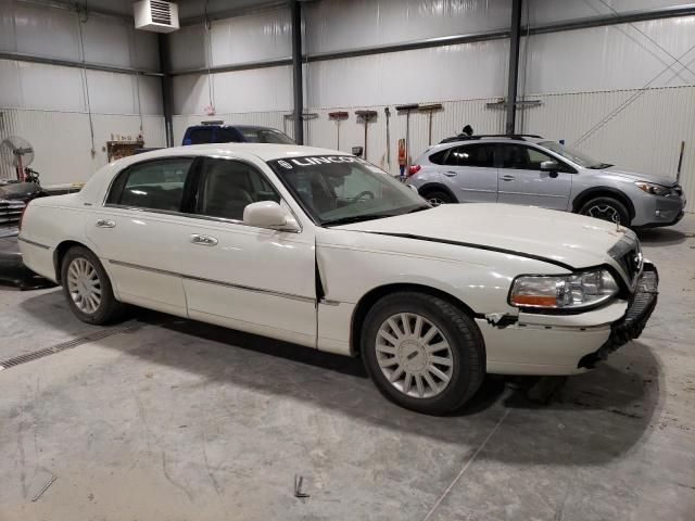 2005 Lincoln Town Car Signature