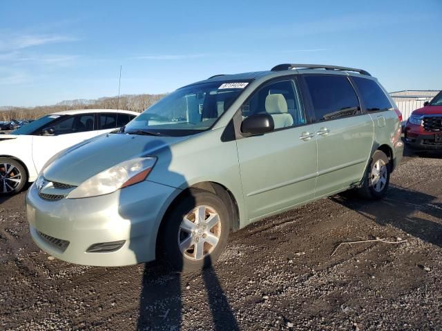 2009 Toyota Sienna CE