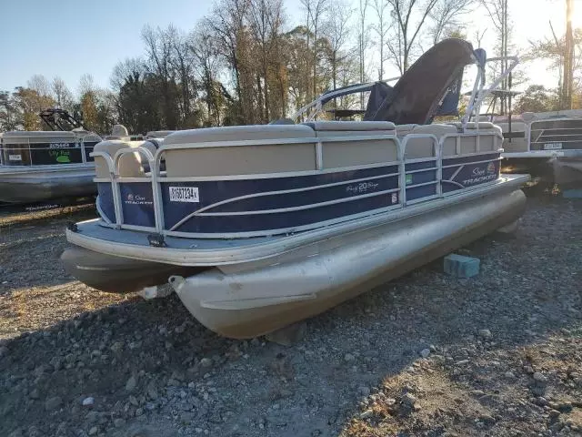 2018 Suntracker Partybarge