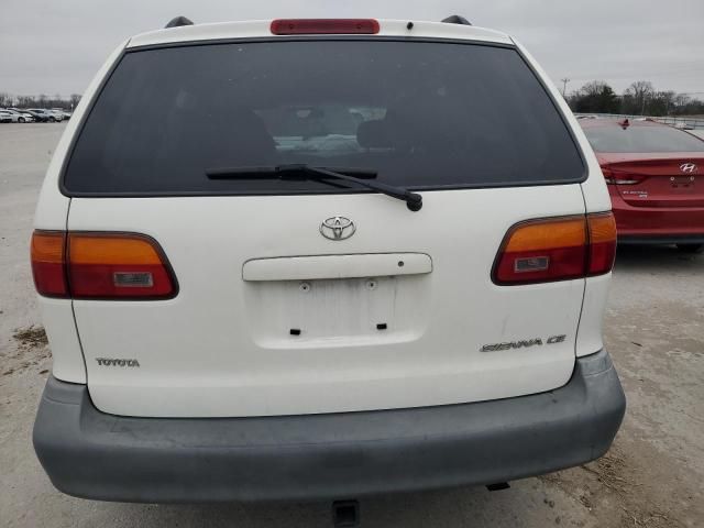 2000 Toyota Sienna CE