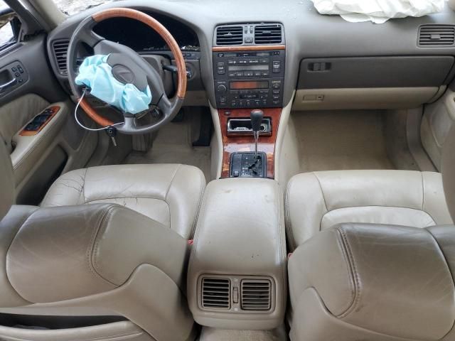 2000 Lexus LS 400