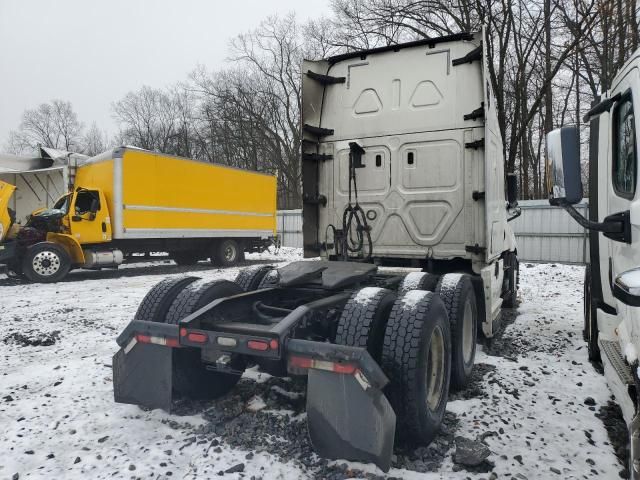 2020 Freightliner Cascadia 126