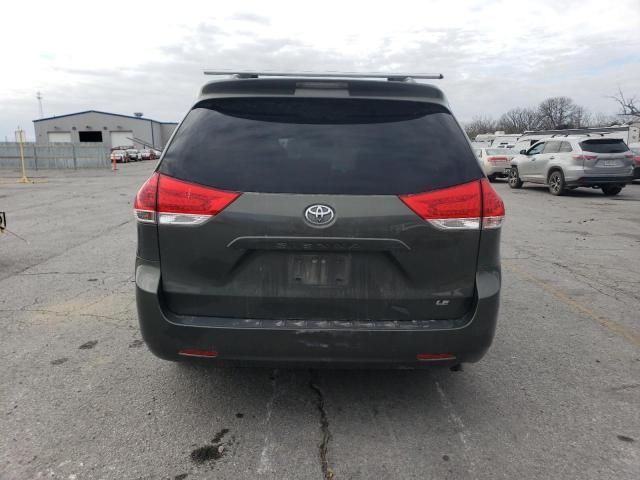 2011 Toyota Sienna LE