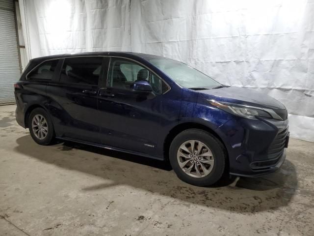 2021 Toyota Sienna LE