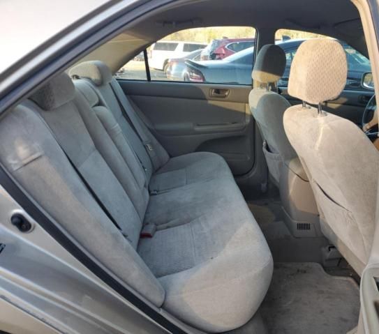 2004 Toyota Camry LE