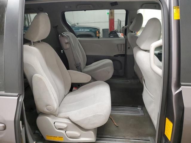 2013 Toyota Sienna LE