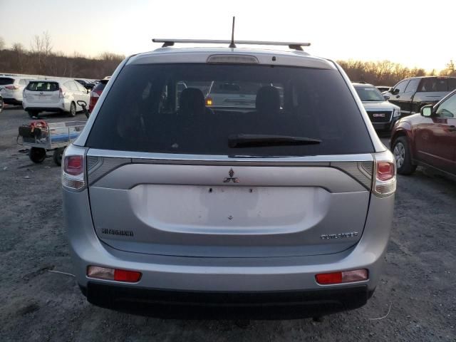 2014 Mitsubishi Outlander ES