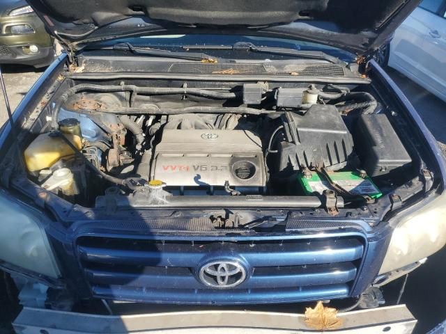 2004 Toyota Highlander Base