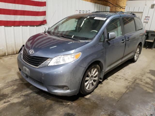 2013 Toyota Sienna LE