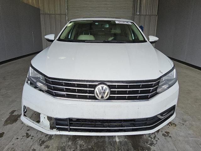 2018 Volkswagen Passat SE