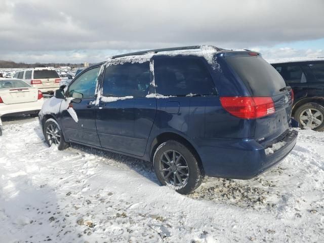 2004 Toyota Sienna LE