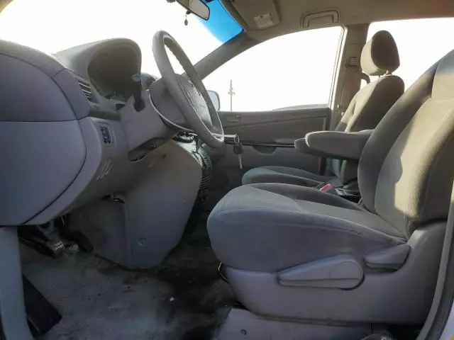 2005 Toyota Sienna CE