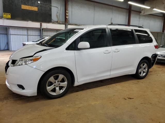 2016 Toyota Sienna LE