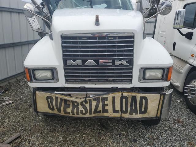 2007 Mack 600 CHN600