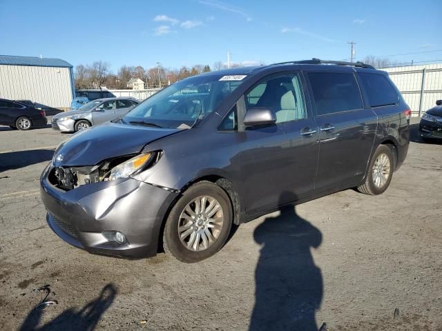 2011 Toyota Sienna XLE