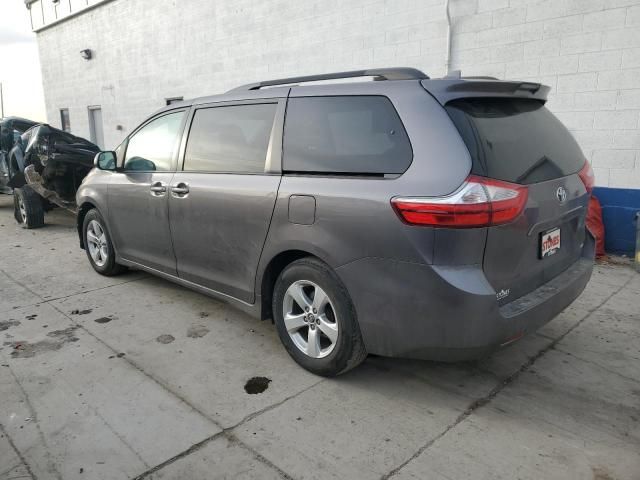 2018 Toyota Sienna LE