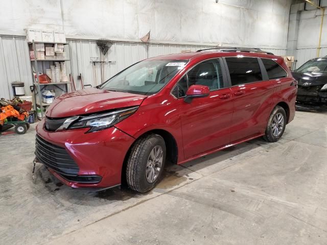 2024 Toyota Sienna LE