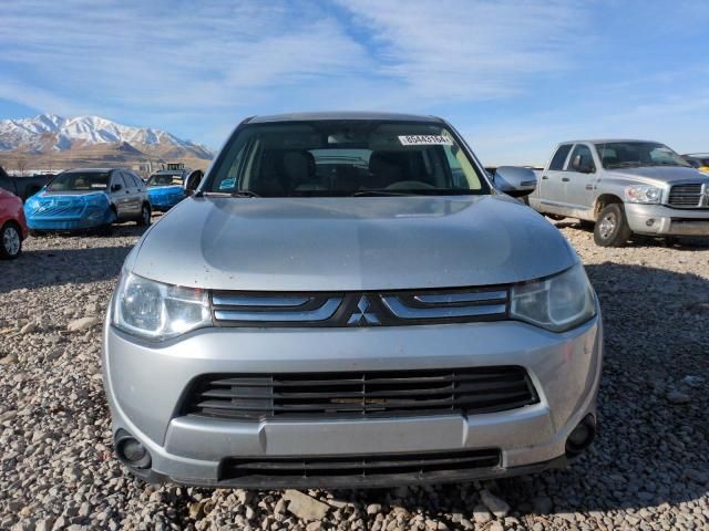 2014 Mitsubishi Outlander SE