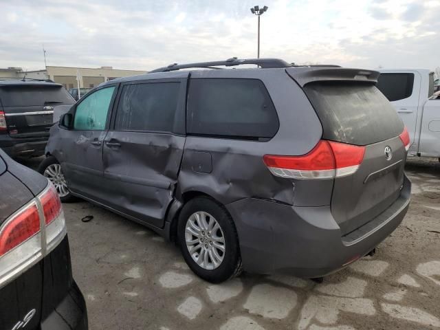 2013 Toyota Sienna XLE