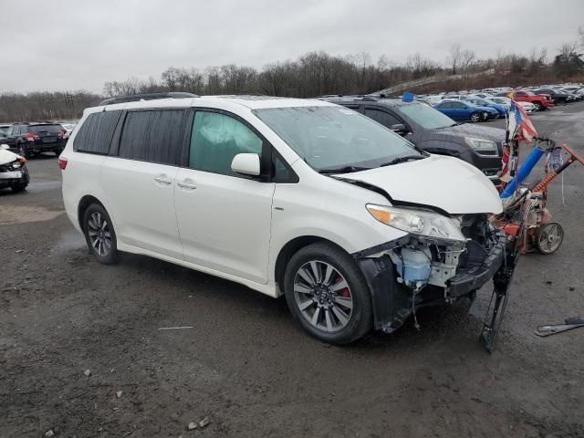 2018 Toyota Sienna XLE