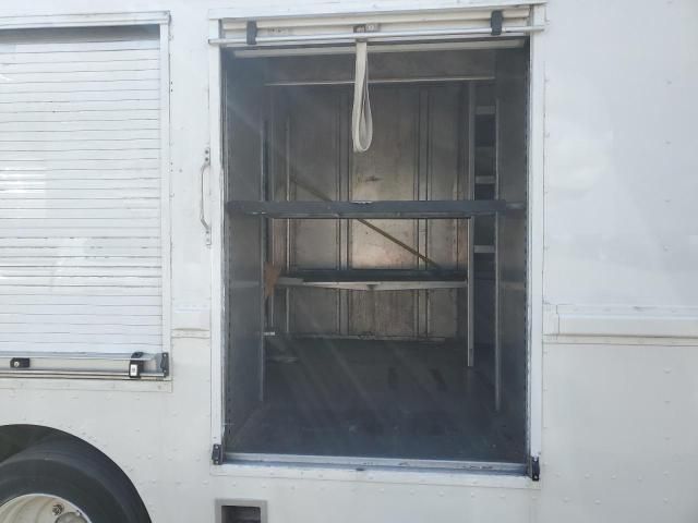 1999 Freightliner Chassis M Line WALK-IN Van