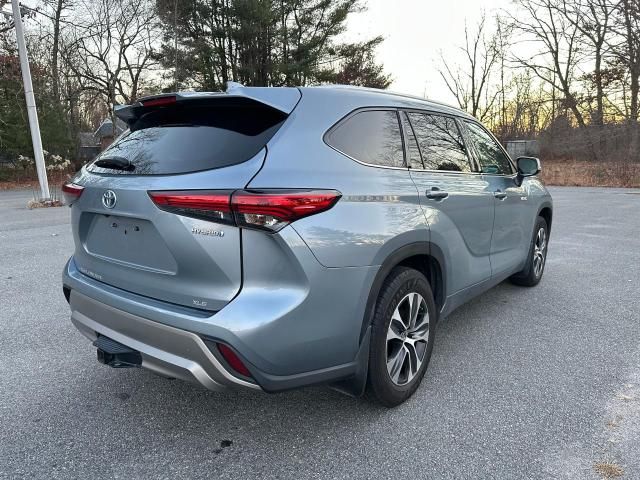 2021 Toyota Highlander Hybrid XLE