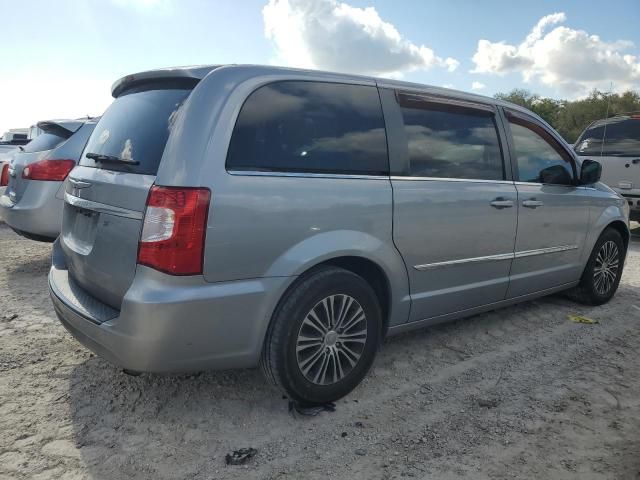 2014 Chrysler Town & Country S