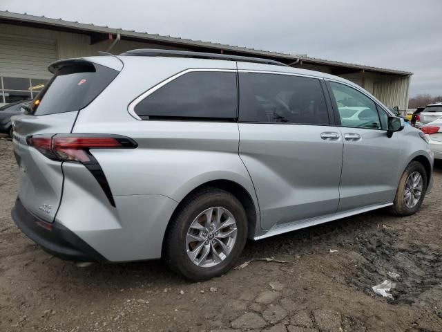 2022 Toyota Sienna XLE