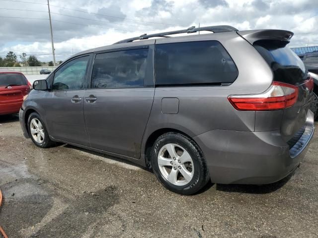 2016 Toyota Sienna LE