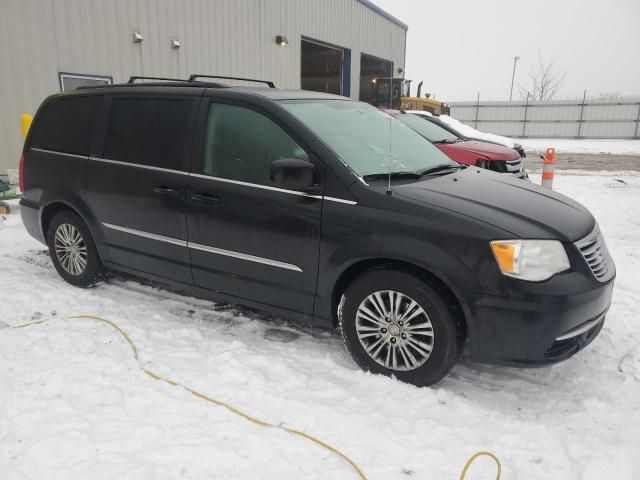 2015 Chrysler Town & Country Touring L