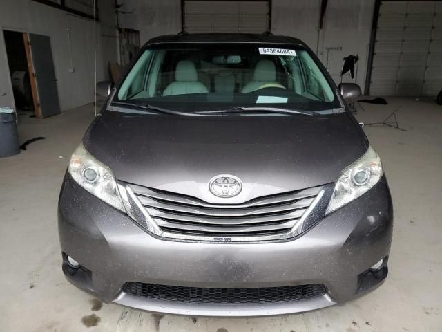 2013 Toyota Sienna XLE