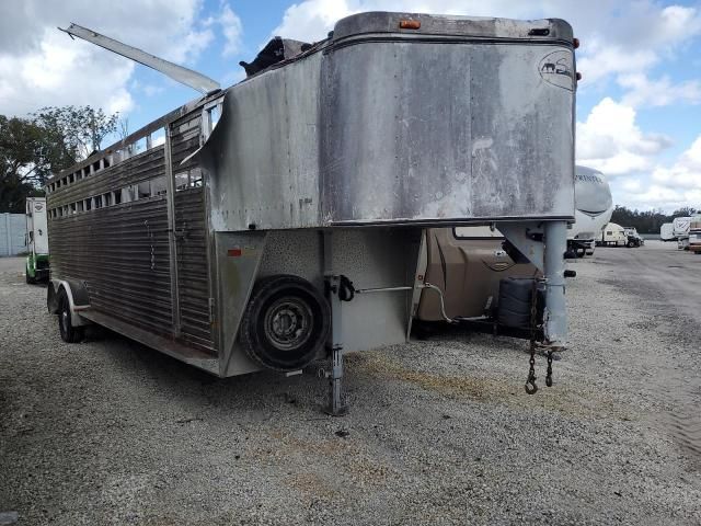 2001 Sundowner Horse Trailer