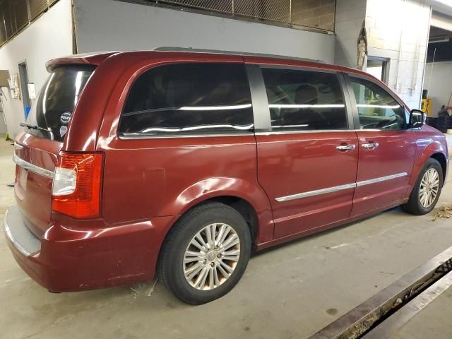 2013 Chrysler Town & Country Touring L