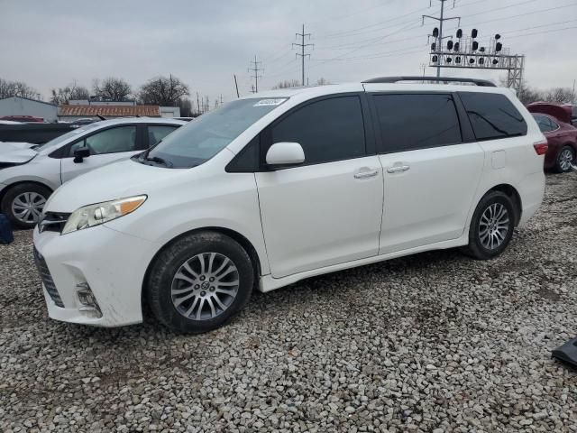 2020 Toyota Sienna XLE